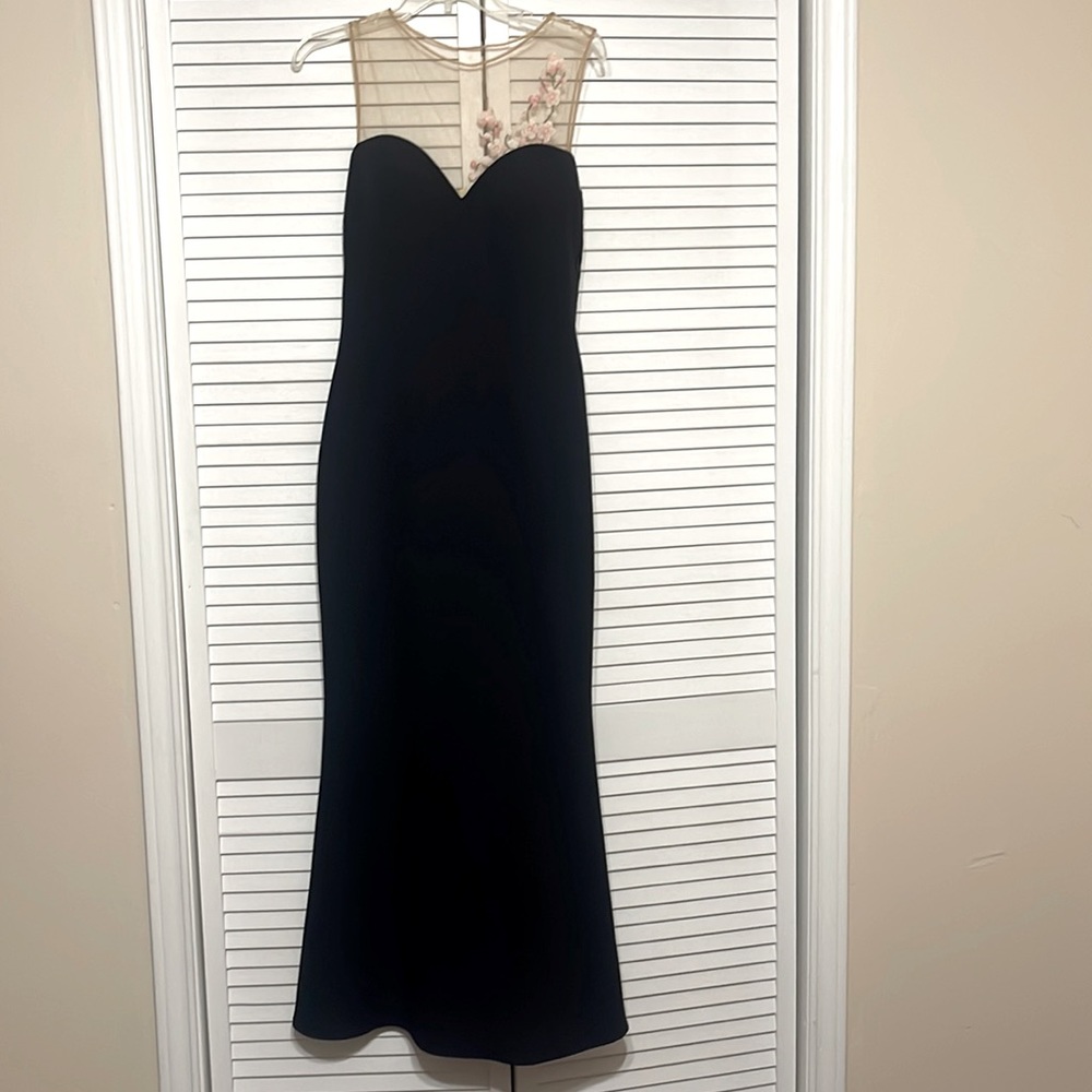 Absolutely stunning evening dress!